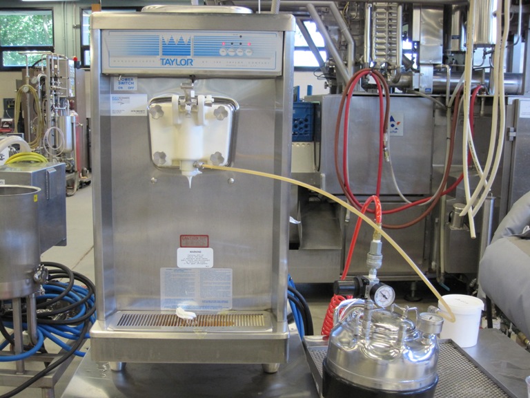 Picture of the equipment :  ICE CREAM MACHINE