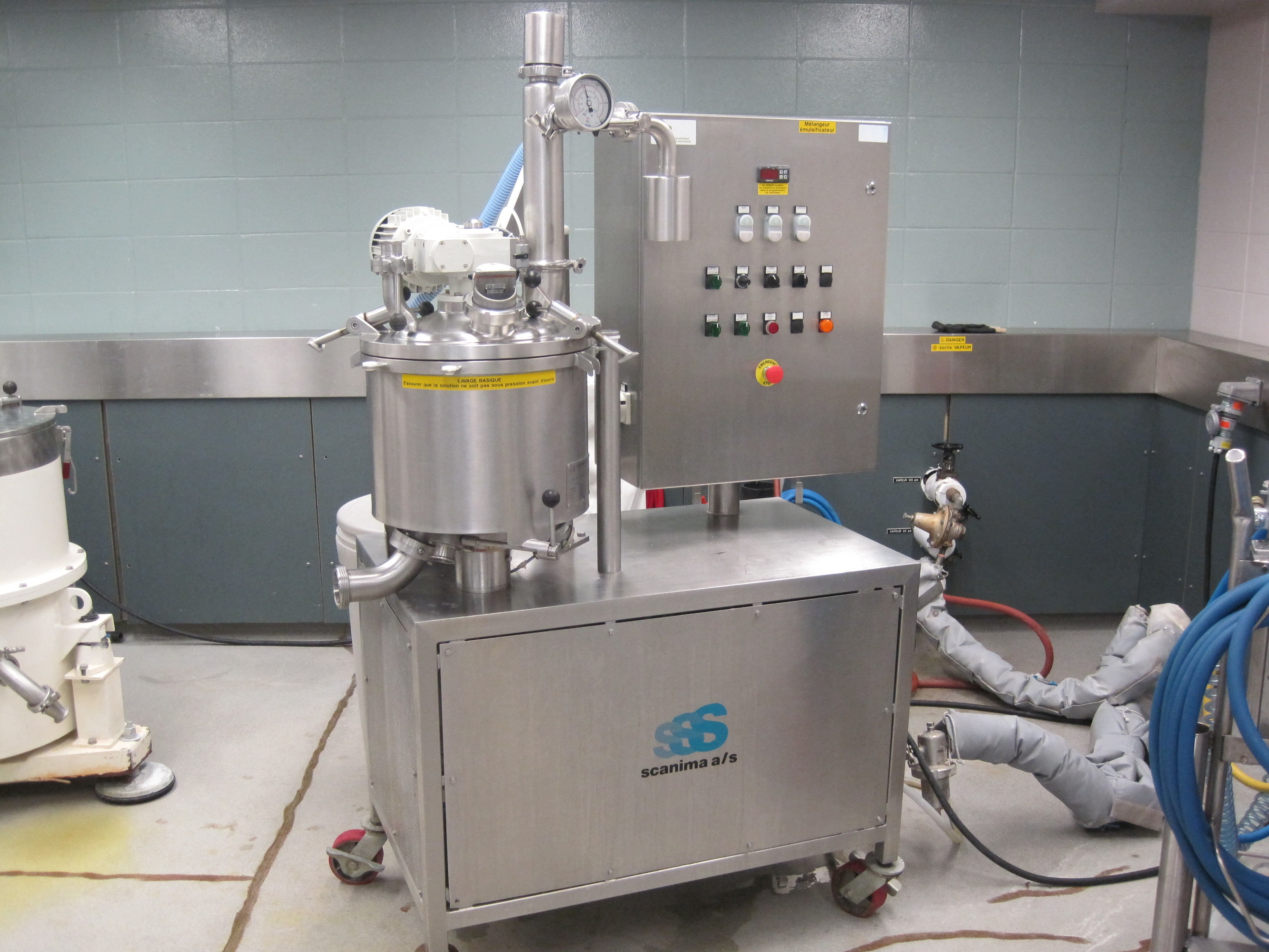 Picture of the equipment :  MIXER EMULSIFER