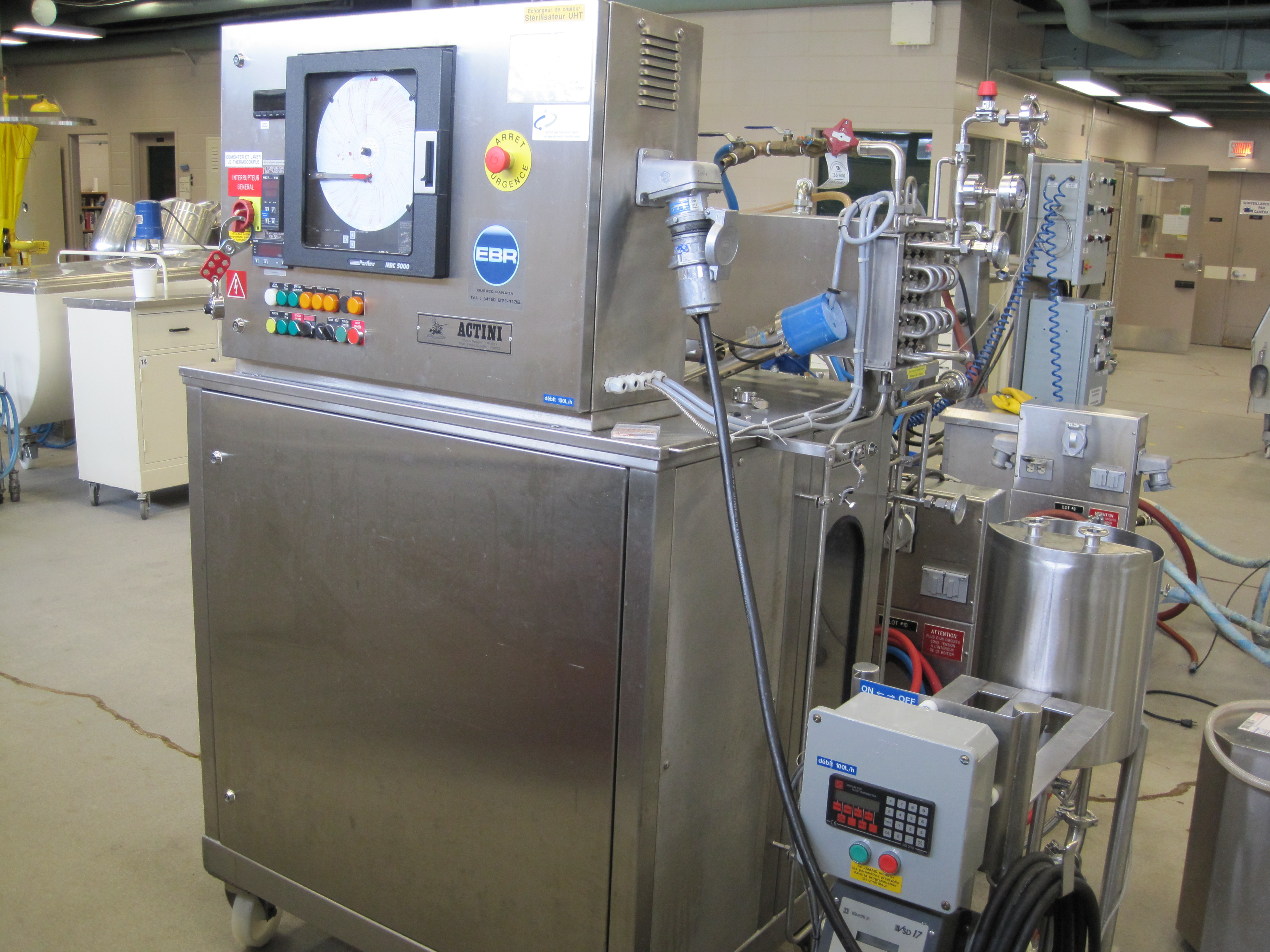 Picture of the equipment :  PASTEURIZER-STERILIZER "ACTINI"