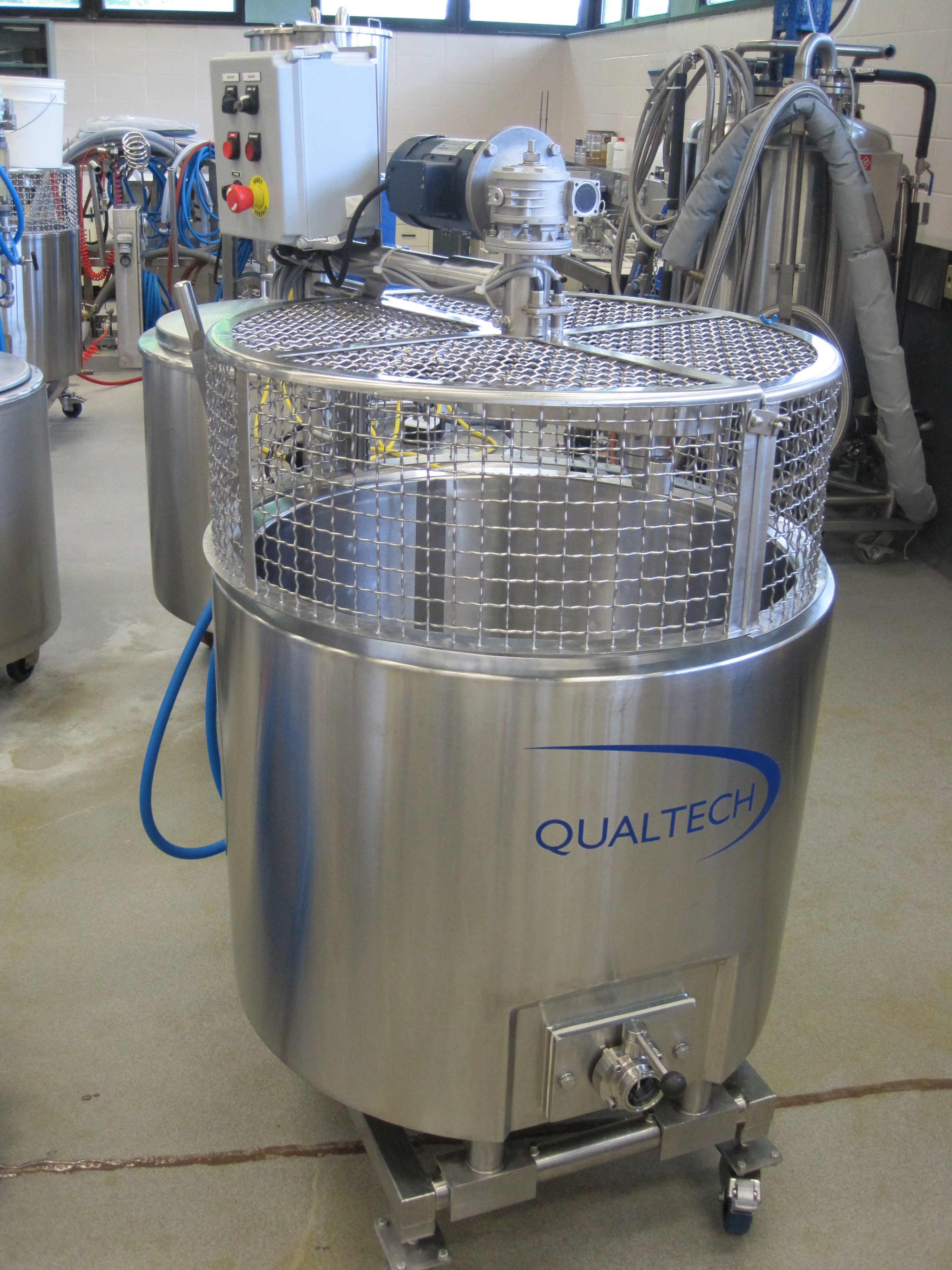 Picture of the equipment :  COOLING/HEATING TANK