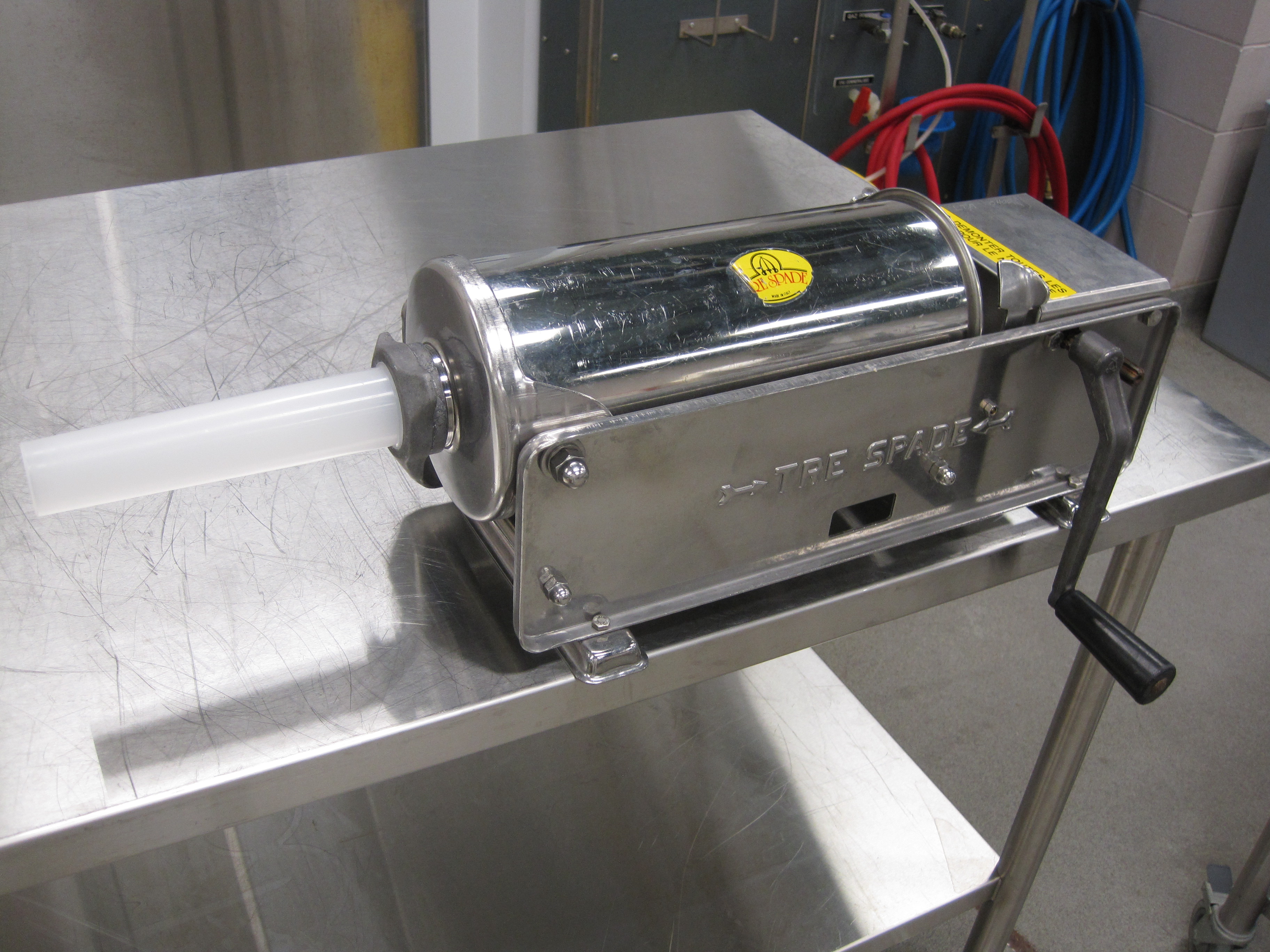 Picture of the equipment :  MEAT FILLER