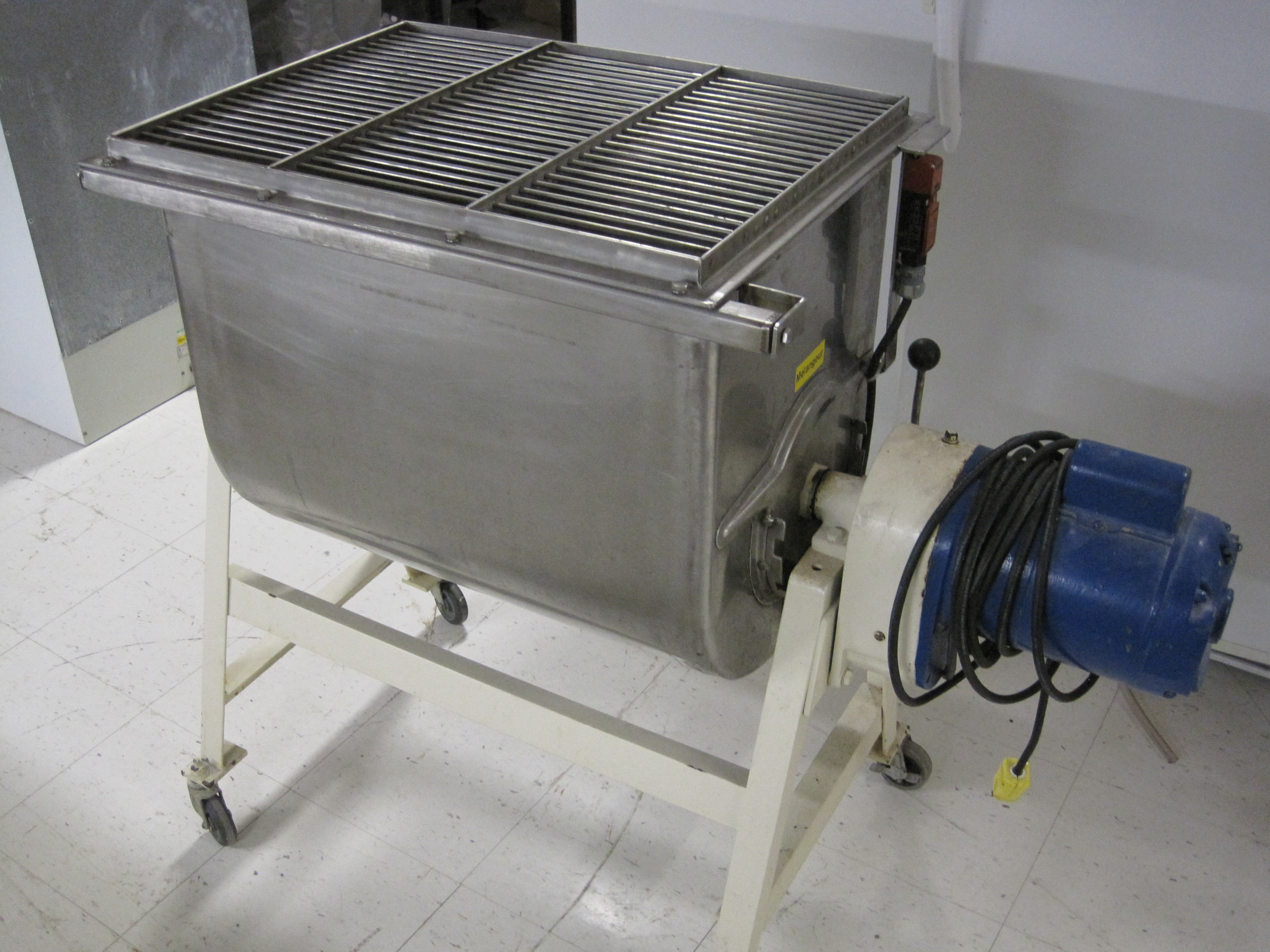 Picture of the equipment :  FOOD DOUBLE ACTION MIXER